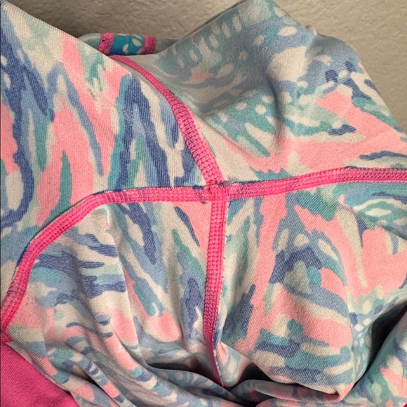 Lilly Pulitzer Luxletic UPF 50+ High Rise Weekender Leggings Tiki Pink Medium - Picture 8 of 8